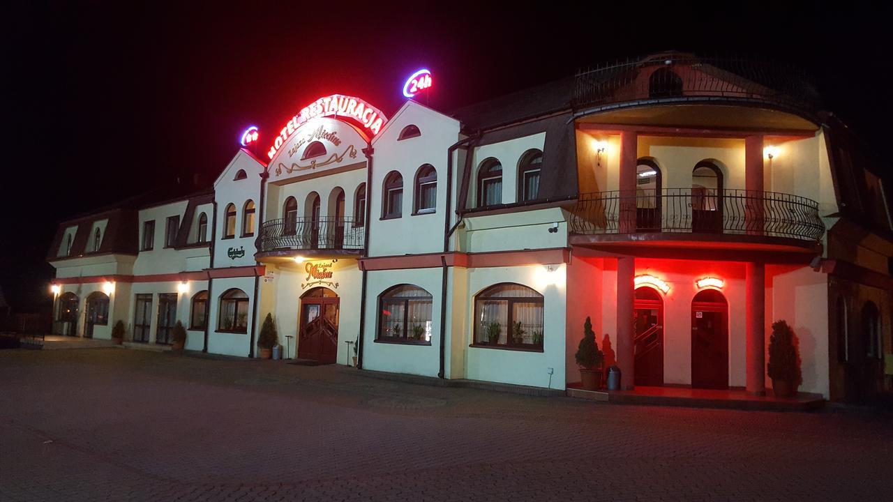 Miechów Zajazd Miechus מראה חיצוני תמונה